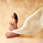 Femme enceinte et grand voile